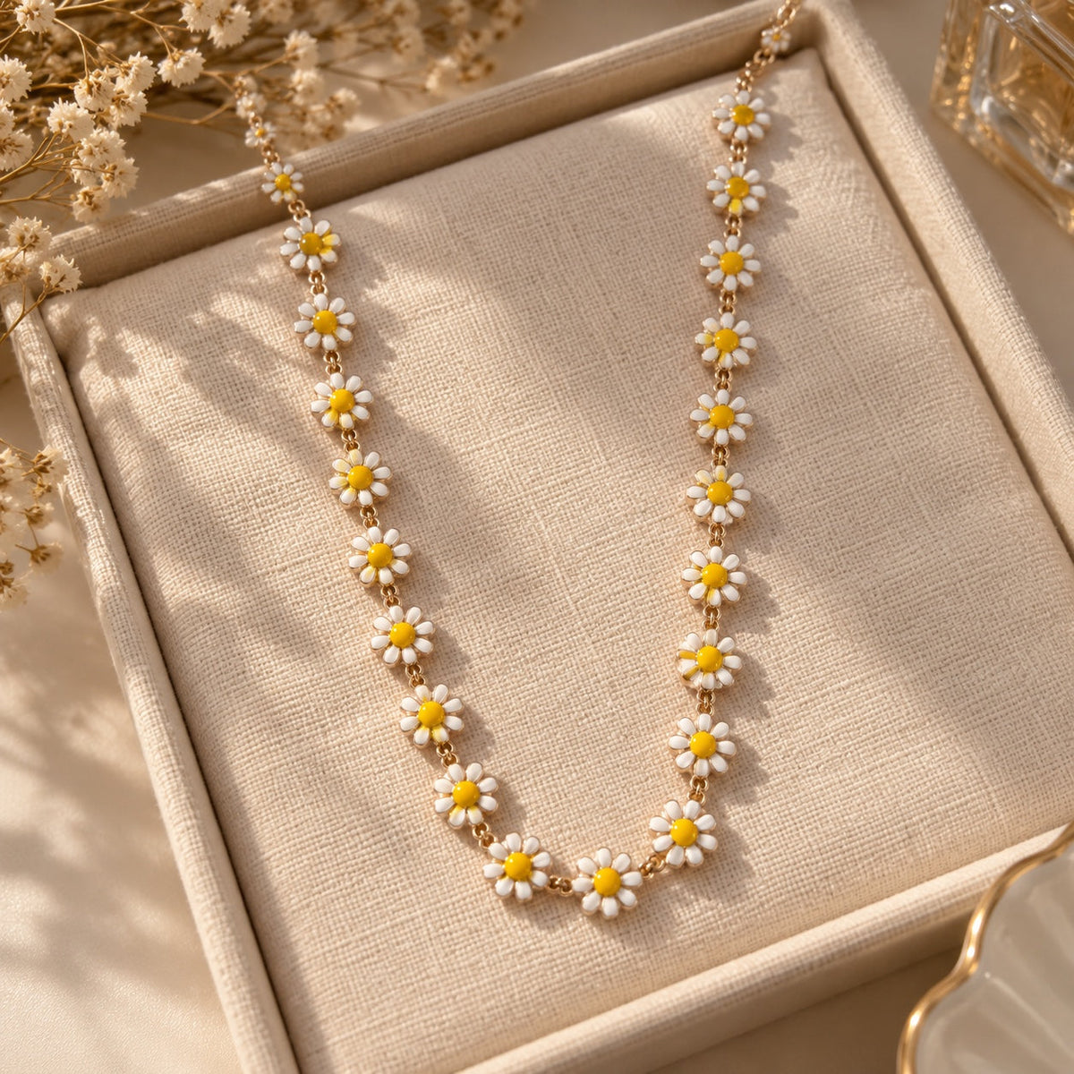White Daisy Flower Choker Necklace for Women — product photo 2